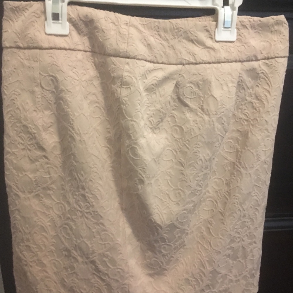 Beige skirt size6